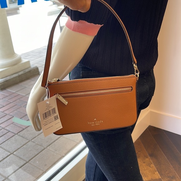 Kate Spade Leila Pebble Leather Convertible Wristlet Wallet Clutch
Warm Gngrbrd - Picture 13 of 16